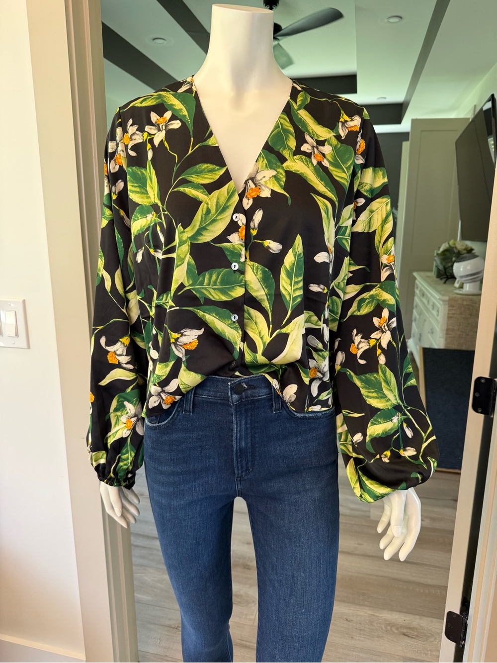 Express Black Tropical Floral Button-Down Blouse